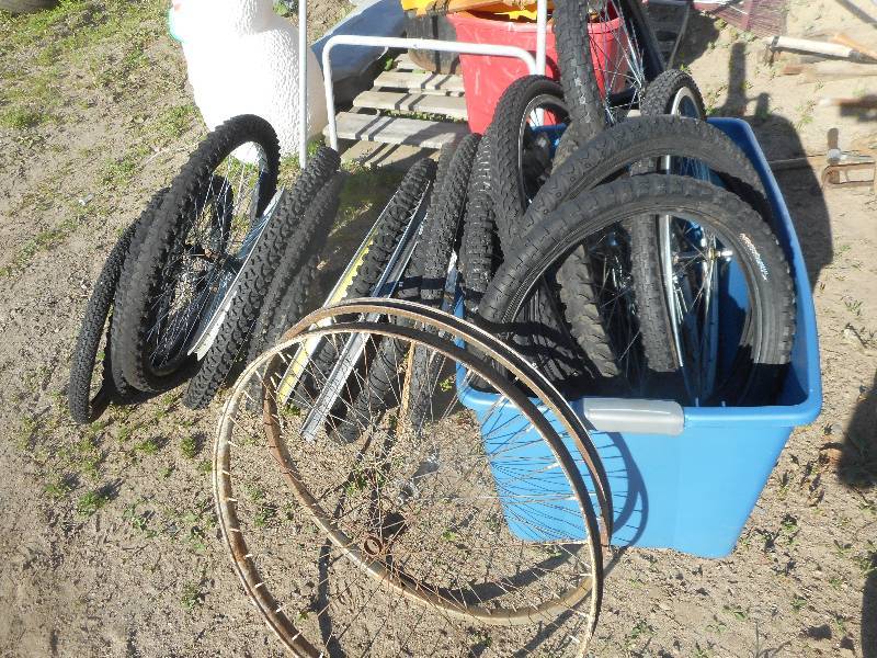 lot 306 image: BIKE TIRES