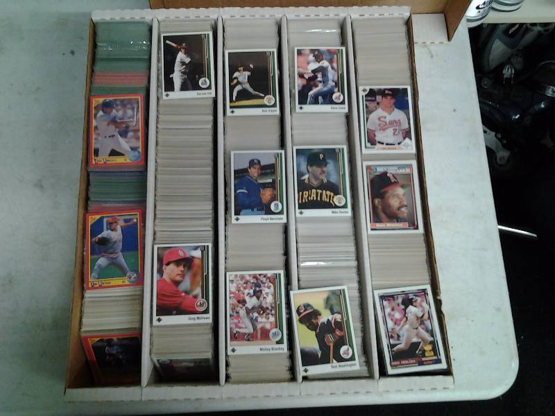 lot 3 image: 4000 Baseball Cards Upper Deck 1989, 1990, 1991, Score 1990, 1992 Excellent Condition