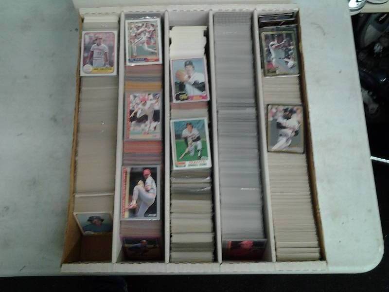 lot 4 image: 4000 Baseball Cards Upper Deck 1989, 1990, 1991, Score 1990, 1992 Excellent Condition