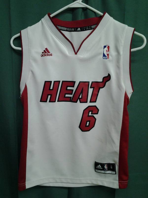 lot 6 image: Adidas Jersey Size Small Miami Heat #6 James