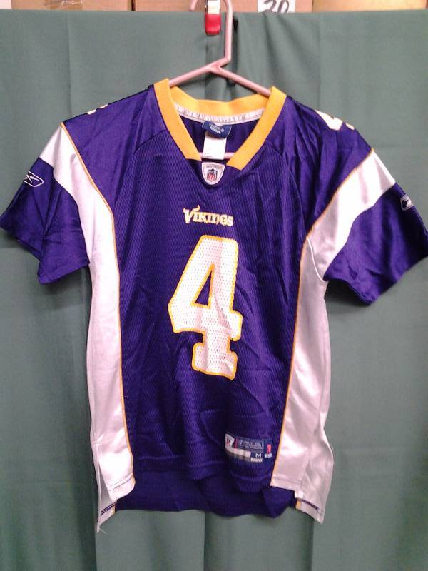 lot 12 image: Viking NFL Equipment #4 Favre Size Medium