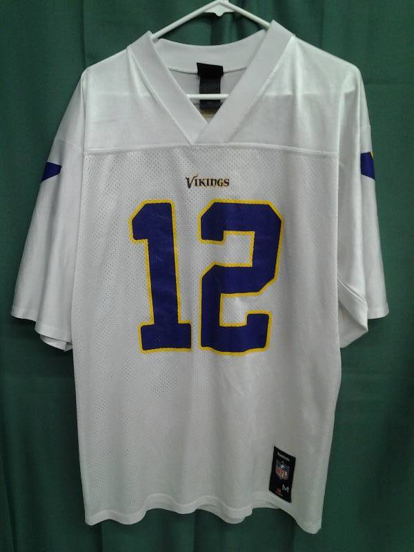 lot 13 image: Vikings Team NFL #12 Harvin Size Medium