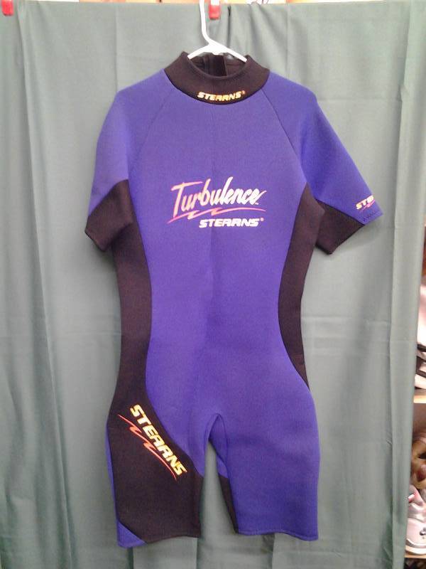 lot 21 image: Sterns Turbulence Wet Suit Size XL