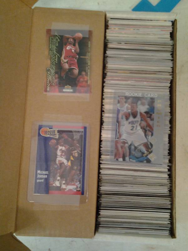 lot 32 image: 500 Basketball Stars K.G.,Rookies, Jordan, James Excellent Condition
