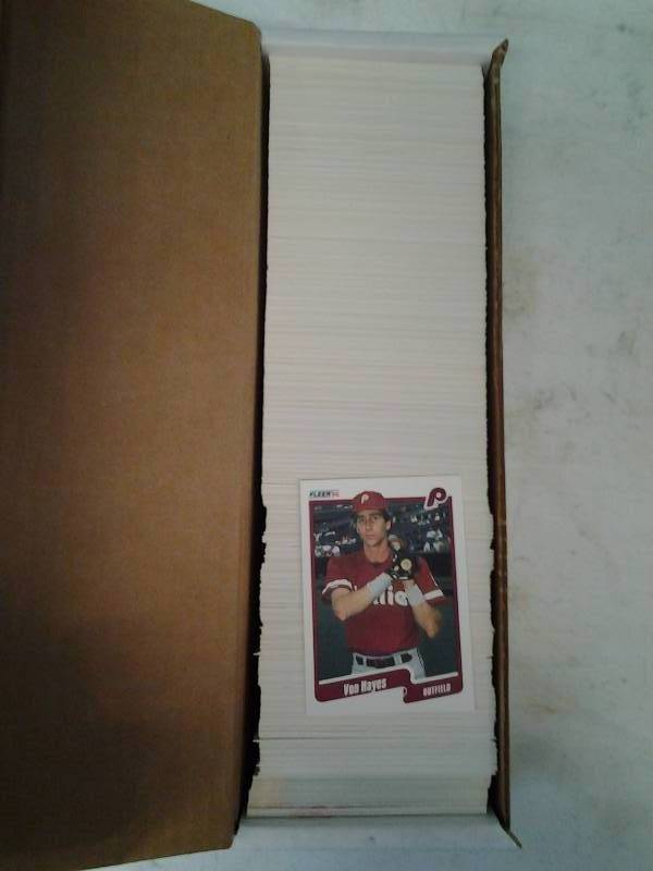 lot 38 image: 1990 Fleer Baseball Complete Set