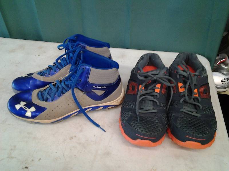 lot 46 image: Mens 9 12 Geo Foam Sneakers, Mens Size 9 Under Armor Cleats