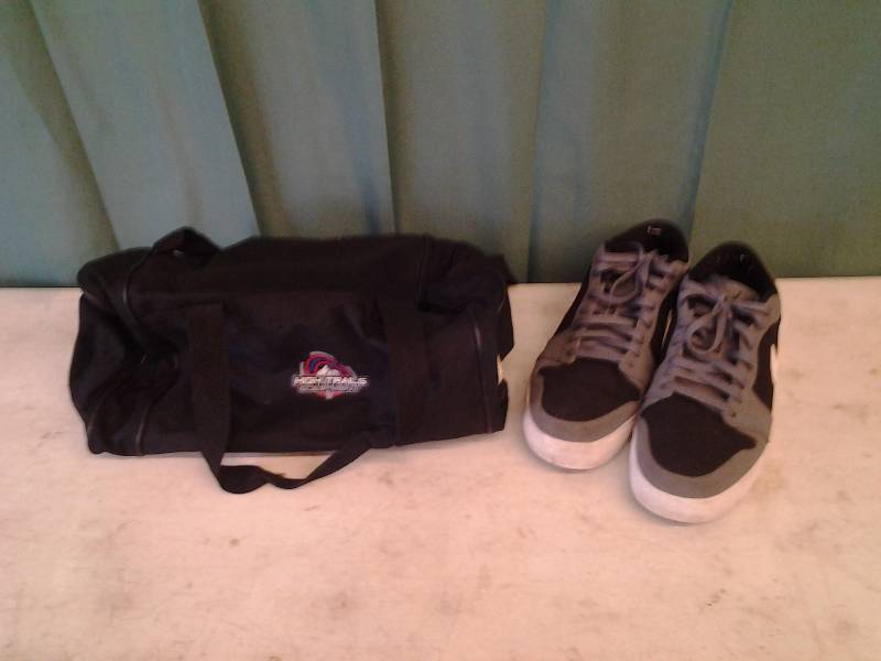 lot 54 image: Nike Air Jordan Size 13 & Gym Bag