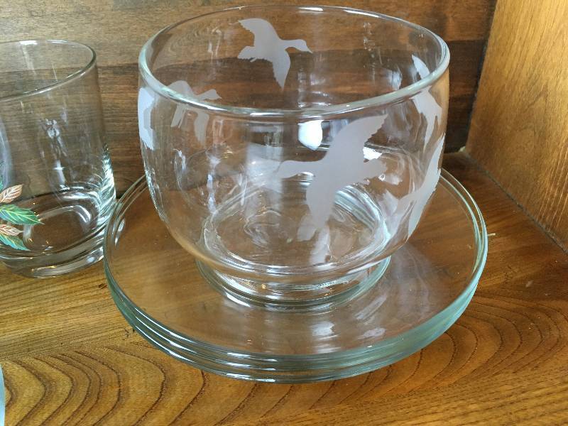 lot 50 image: COLLECTIBLE GLASSWARE