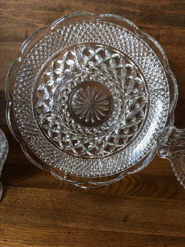 lot 59 image: COLLECTIBLE GLASSWARE