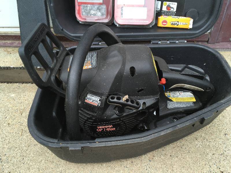 lot 13 image: CRAFTSMAN 18 CHAINSAW WITH CASE.