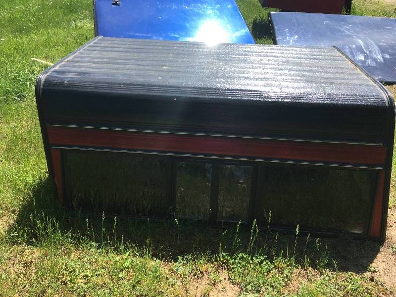 lot 124 image: TRUCK TOPPER