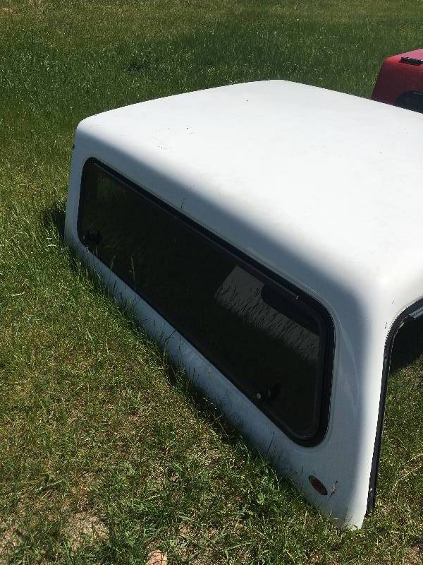 lot 131 image: TRUCK TOPPER