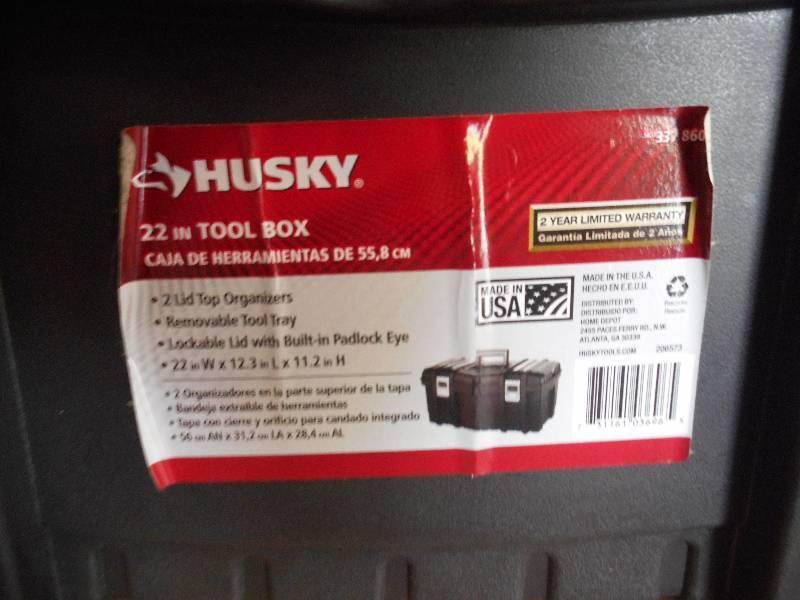 lot 18 image: HUSKY 22 TOOL BOX