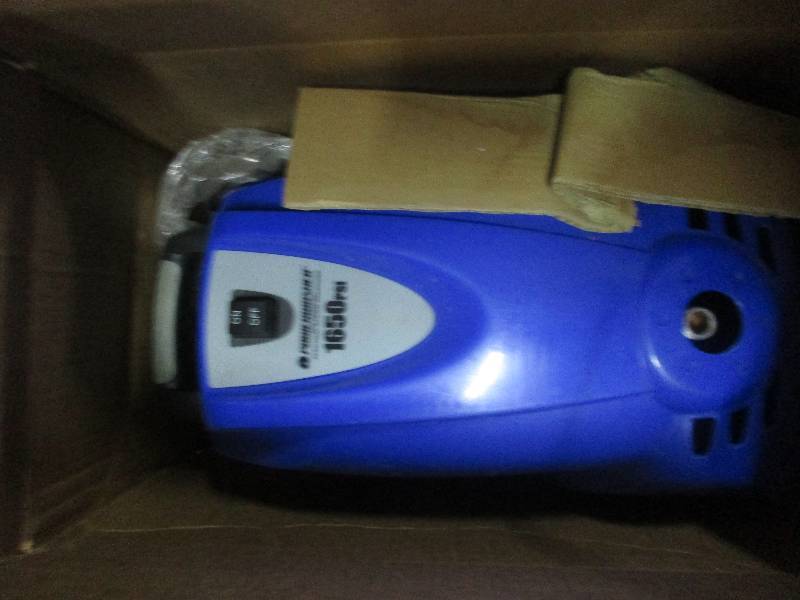 2 power washers 1650 PSI pressure washers