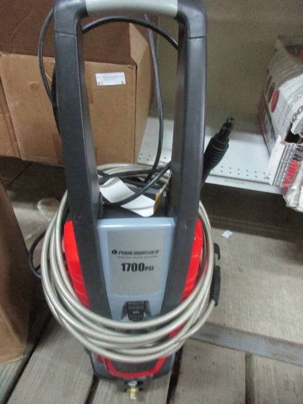 2 power washers 1700 PSI pressure washers