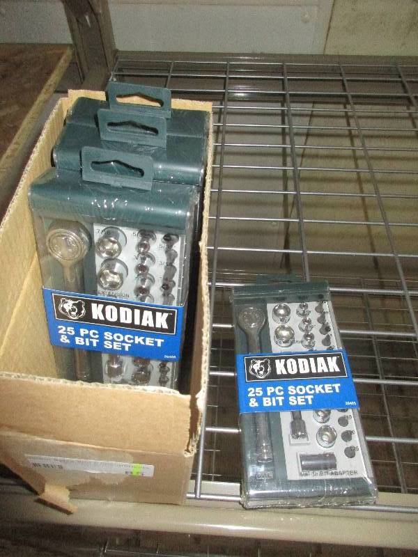 4 Kodiak 25 piece socket and bit set