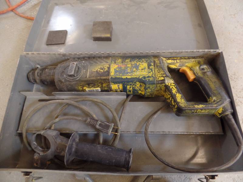 CORDED ROTARY HAMMER