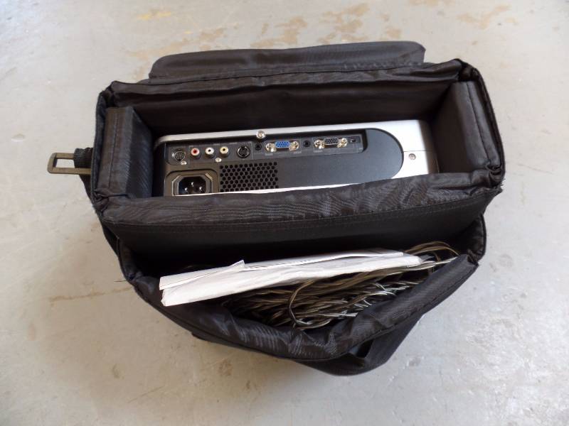 PORTABLE LCD DATA PROJECTOR