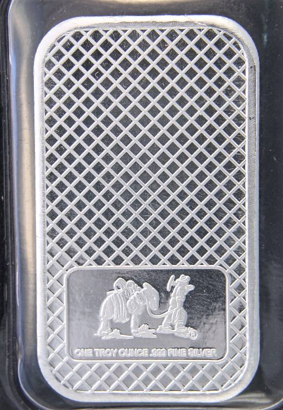 1 TROY OZ. .999 FINE SILVER BAR EAGLE DESIGN SEALED