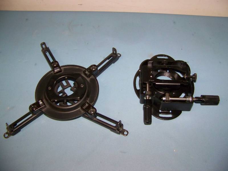 lot 135 image: Peerless, Universal Projector Mount
