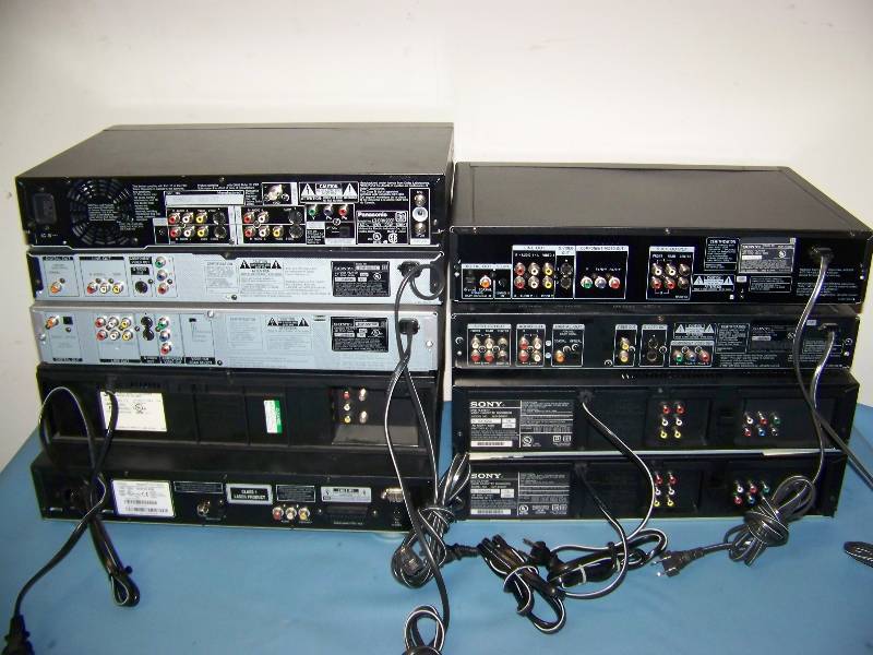 lot 141 image: (2) DVDVCR Combos, (5) DVD Players, (1) DVD Player  Recorder and (1) VCR