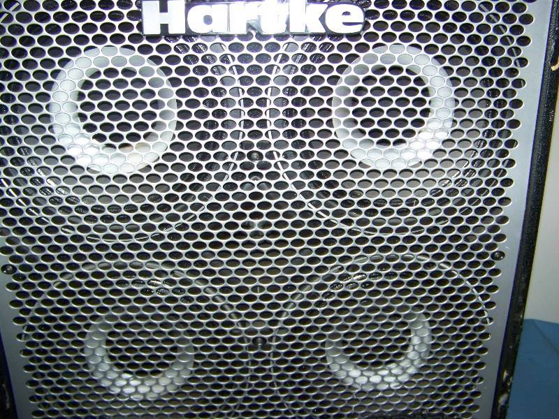 lot 35 image: Hartke, HyDrive Series, 410, 1000W, 4 x 10, Bass Guitar Speaker Cabinet