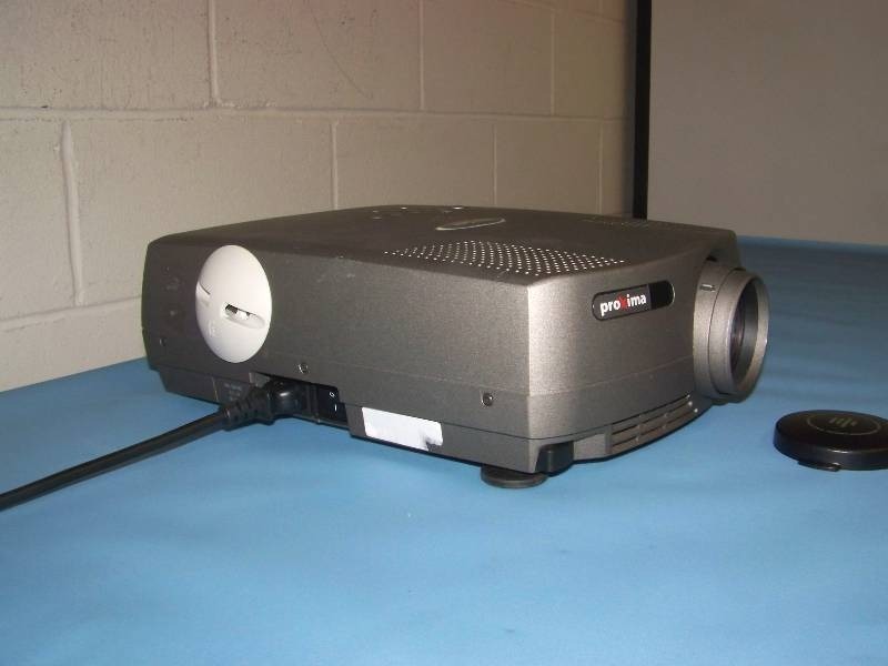 lot 19 image: Proxima, DP 6150, LCD Projector