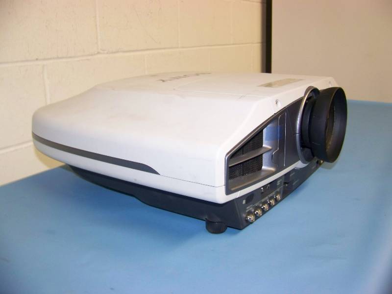 lot 21 image: Sony, VPL-FX52, LCD Projector