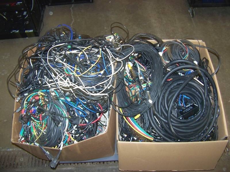 lot 149 image: (2 Large Boxes) Miscellaneous Audio  Video (AV), Computer  PC and Network Cables
