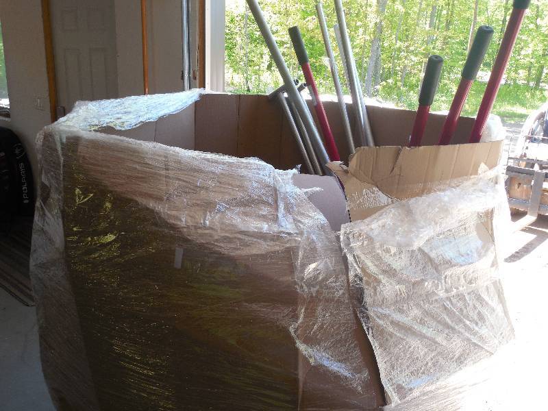 PALLET LOT OF TOOLS, SCRAPERS, TILE SUPPLIES & MORE