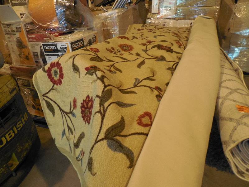 8 X 8 AREA THROW RUG