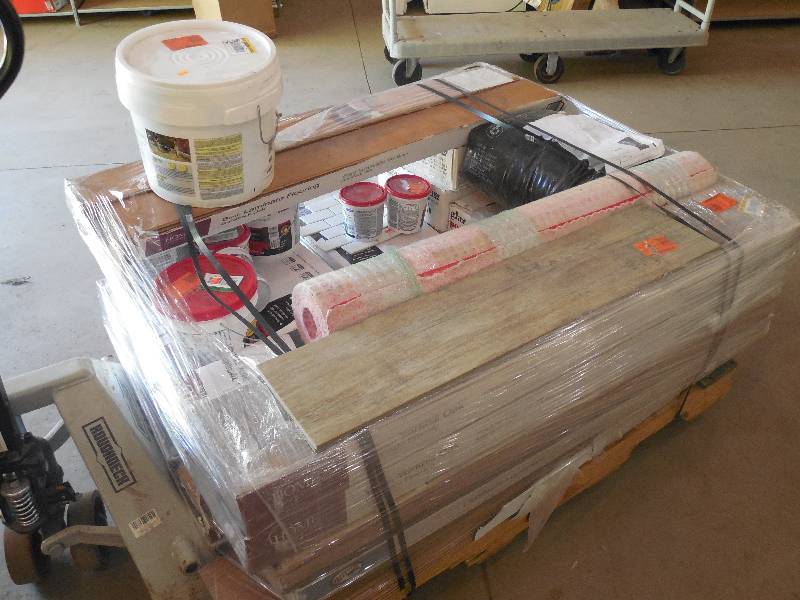 PALLET LOT OF FLOORING