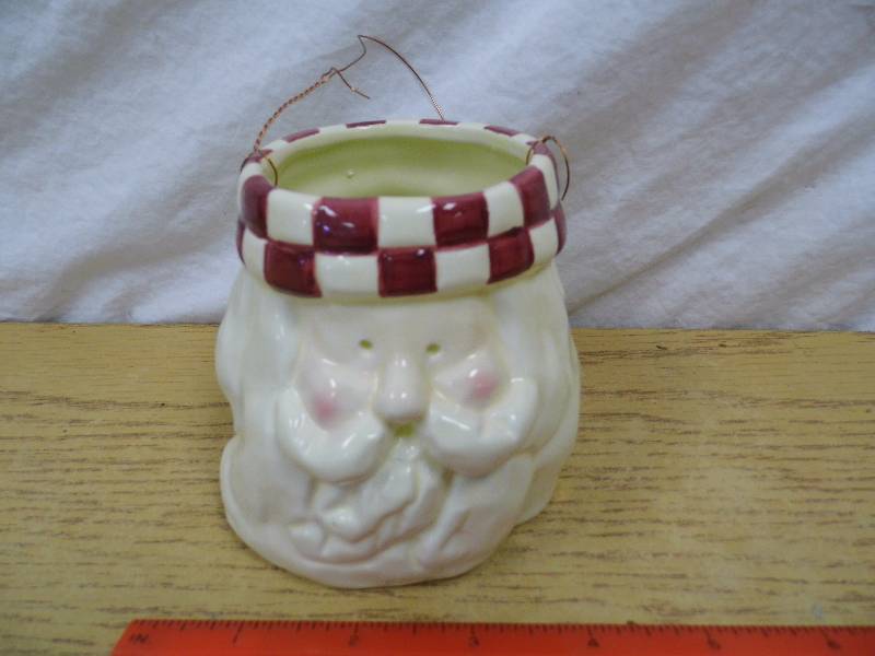 Lot of 15 Santa Luminaires