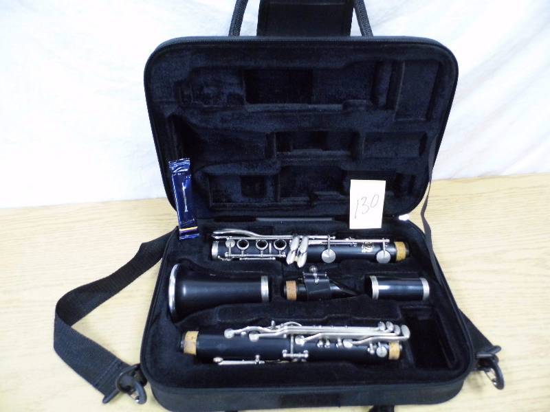 Clarinet w Case