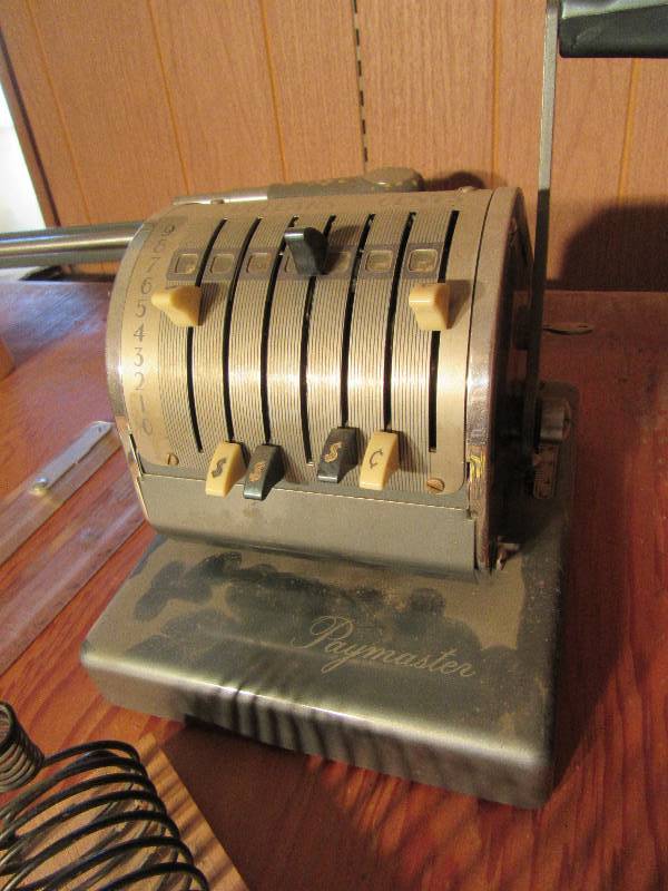 lot 75 image: Vintage Office Machines.. Mechanical