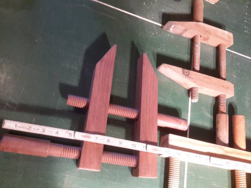 lot 38 image: 5 Wooden Hand Screw Clamps.. ALL WOOD.. Threads wood too