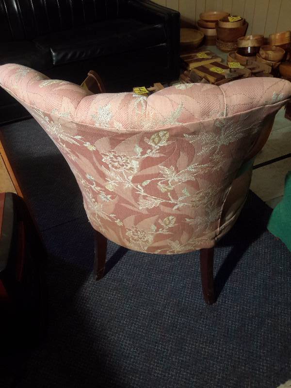 lot 13 image: Nice fan back style upholstered chair with wood arms
