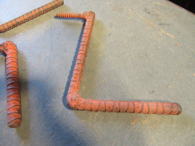 lot 220 image: Screw in tree steps.. Great for that deer hunting tree.. 8 shown, but 2 more added