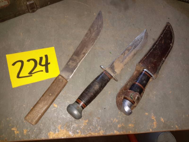 lot 224 image: 2 Hunting Knives and heavy duty boning knife