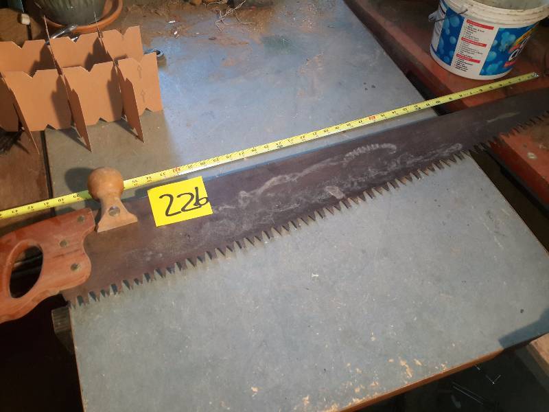 lot 226 image: Vintage One man large tooth cross cut saw