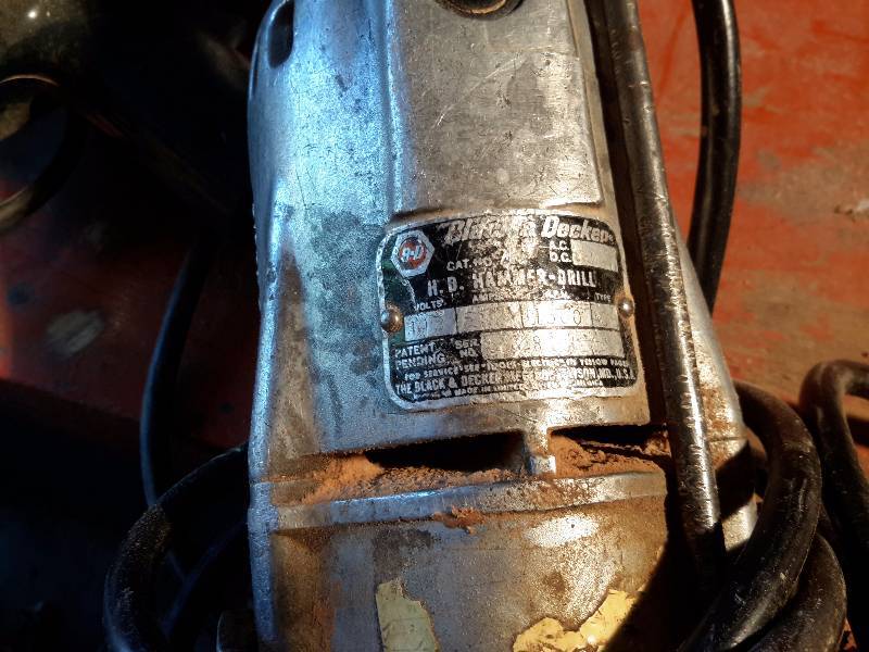lot 259 image: Black and Decker, Heavy Duty Hammer Drill Power Kraft (Montgomery Wards) 38 in Variable Speed Drill  2 electric drills