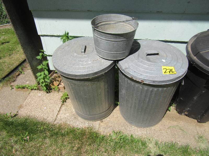 lot 276 image: 2 Galvanized Waste Baskets, Wash Tub, Pail, Plastic Garbage can (new).