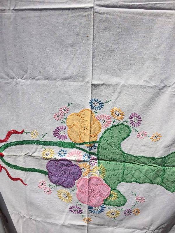 lot 9 image: Antique Handmade Floral Tablecloth Or Could Be Used As A Bed Cover - Beverly Purchased It From Her Sister Whose Mother-In Law Made It. Excellent Condition Still