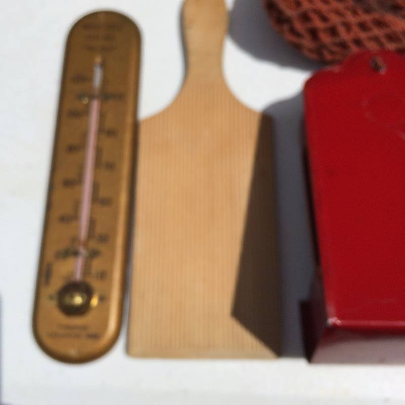 lot 10 image: Miscellaneous Lot Of Antiques & Vintage Collectibles