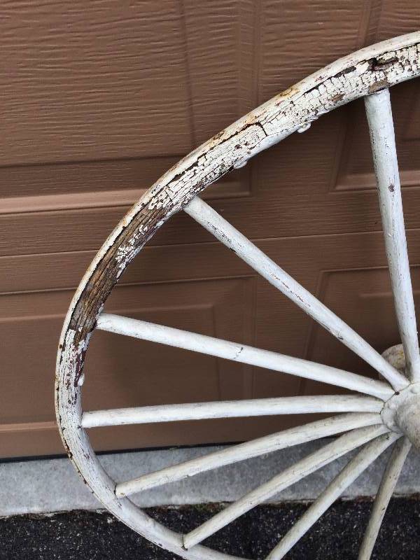 lot 67 image: Antique Very Large 40 Diameter Old Rustic Steel Rimmed White Wooden Wagon Wheel - SIMPLY AMAZING