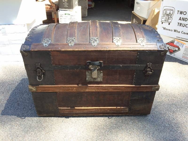 lot 34 image: Spectacular & Exquisite Hand Carved Steamer Dome Top Hump Back Trunk Chest - Beverly Purchased At An Antique Shop Over 50 Years Ago - We Think At Least 1800s Leather Handles Have Been Replaced But Originals In The Trunk