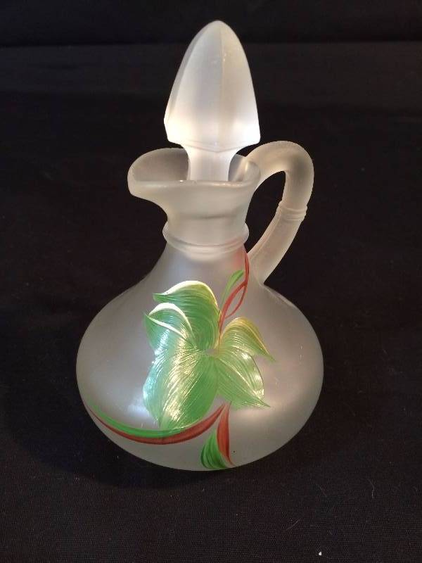 lot 55 image: Vintage Satin Cruet With STopper - Excellent Condition