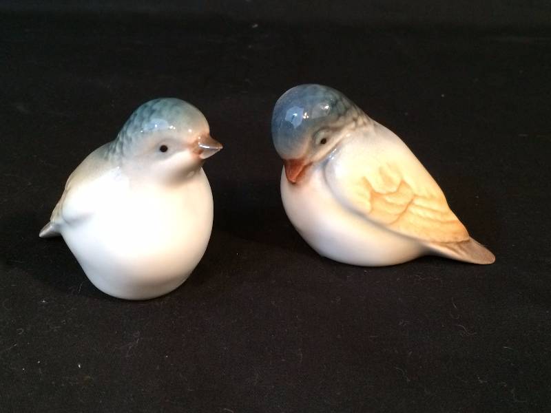 lot 59 image: 3 Collectible Birds