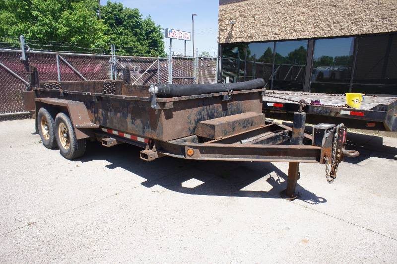 2002 TOWMASTER DUMP TRAILER -STEEL BED - BED MEASURES 87 WIDE X 14 LONG - WITH THE TONGUE 19 LONG - BED MECHANICS WORK TESTED
