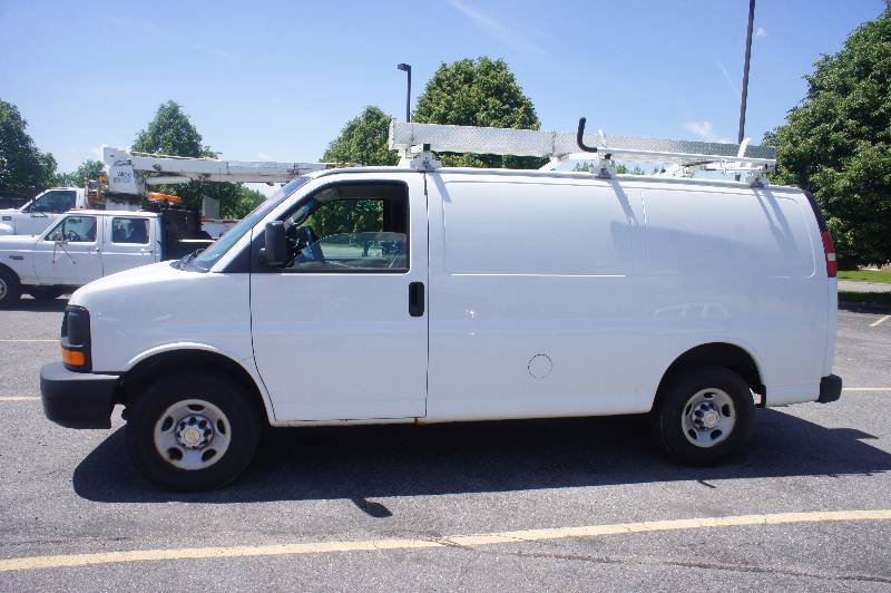 2007 CHEVY EXPRESS 3500 VAN - VORTEC 4.8 L - PRIME DESIGN LADDER RACK - TOOL STORAGE